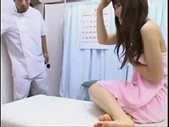 หนังโป๊ญี่ปุ่นเต็มเรื่อง หลอกสาวน้อยวัยใสมาโดนนวดนาบเย็ดหีเนียนขาวไร้ขนโดนเย็ดจนแดง xnxx